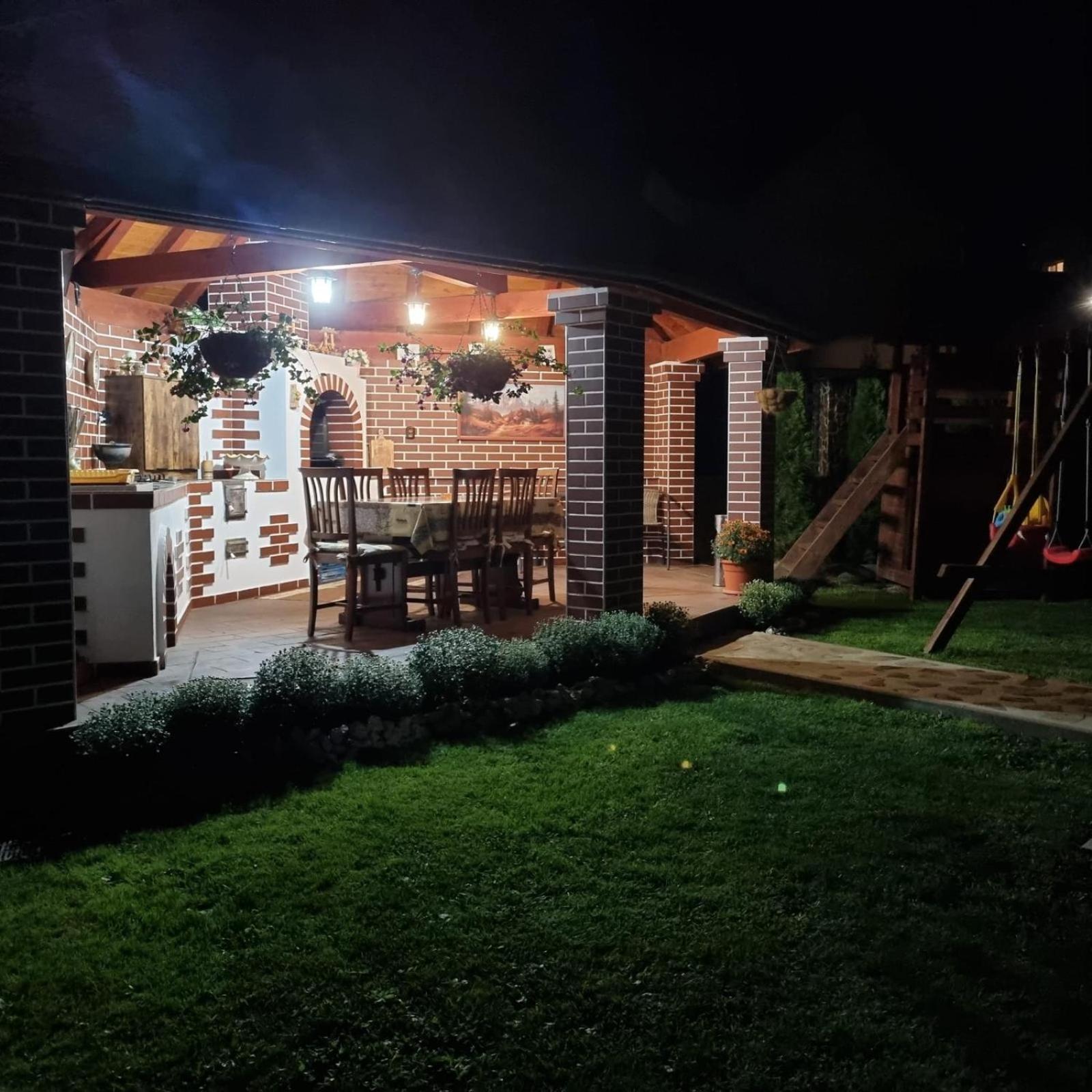 Pensiunea Select Curtea De Arges Bagian luar foto