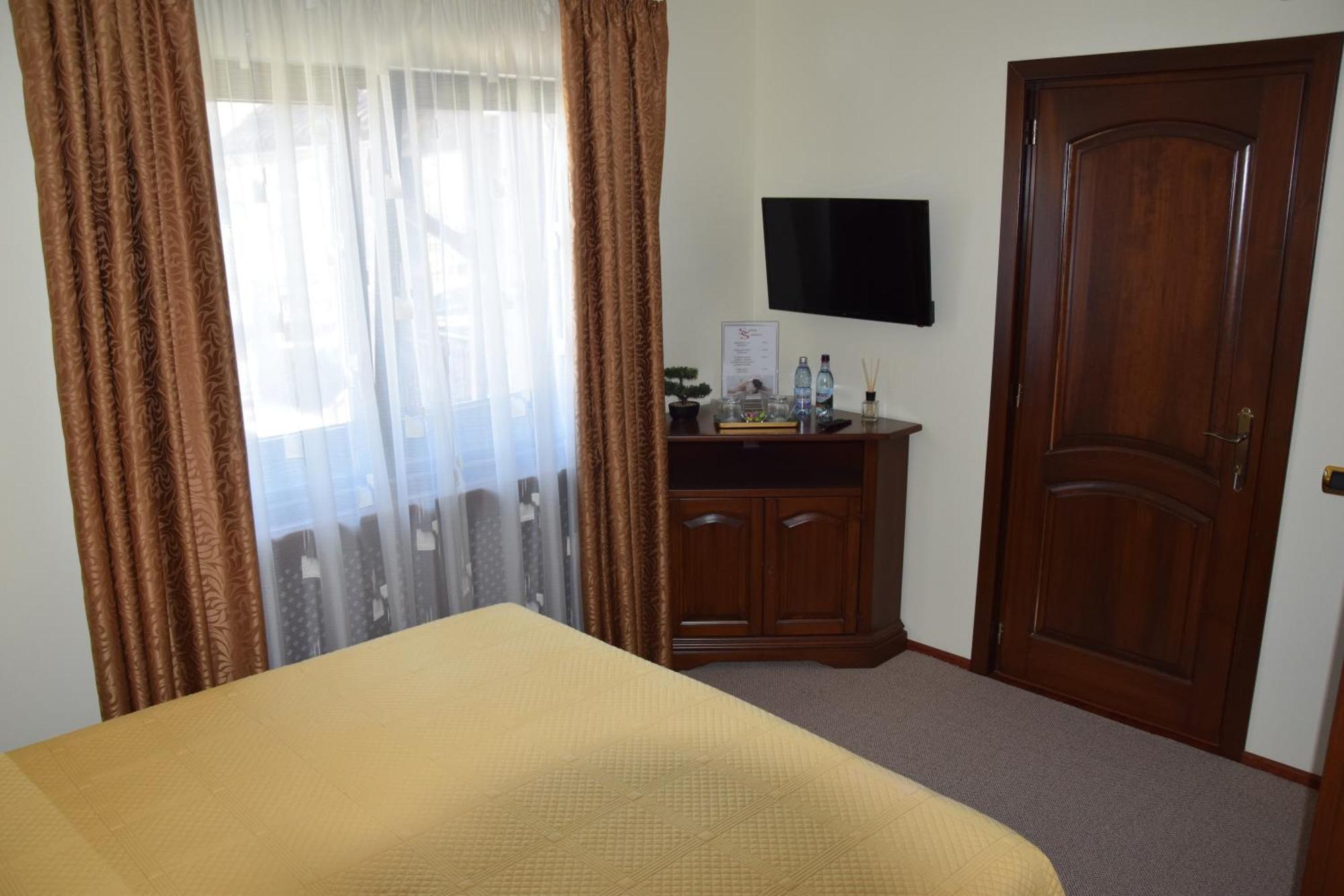 Pensiunea Select Curtea De Arges Bagian luar foto