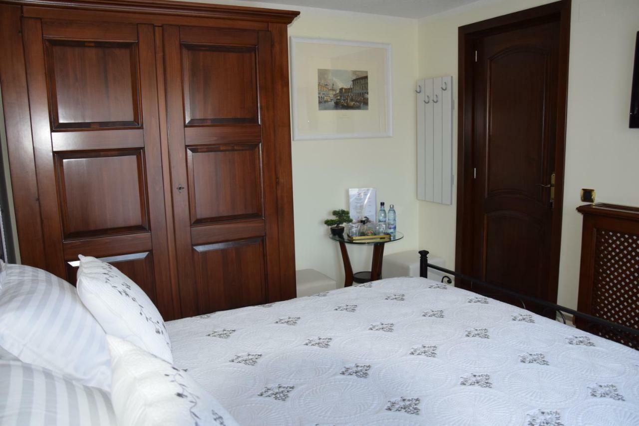 Pensiunea Select Curtea De Arges Bagian luar foto
