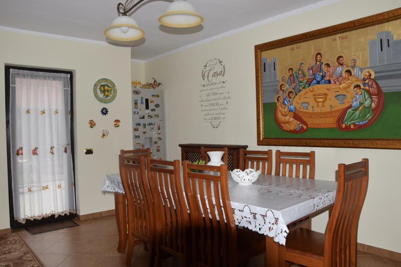Pensiunea Select Curtea De Arges Bagian luar foto